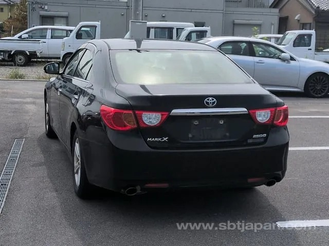 Toyota Mark X 2012 photo 3