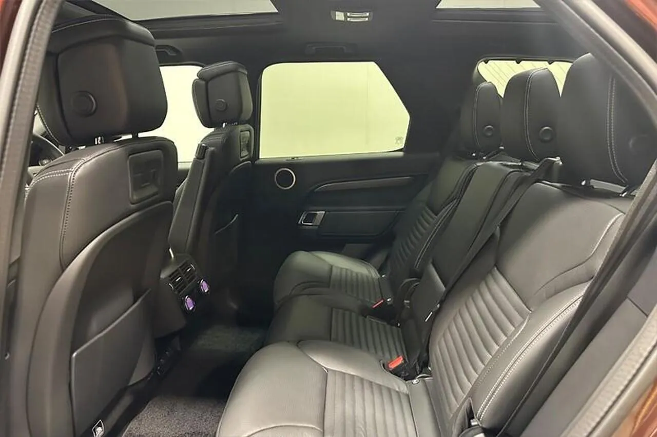 Land Rover Discovery 2026 photo 4