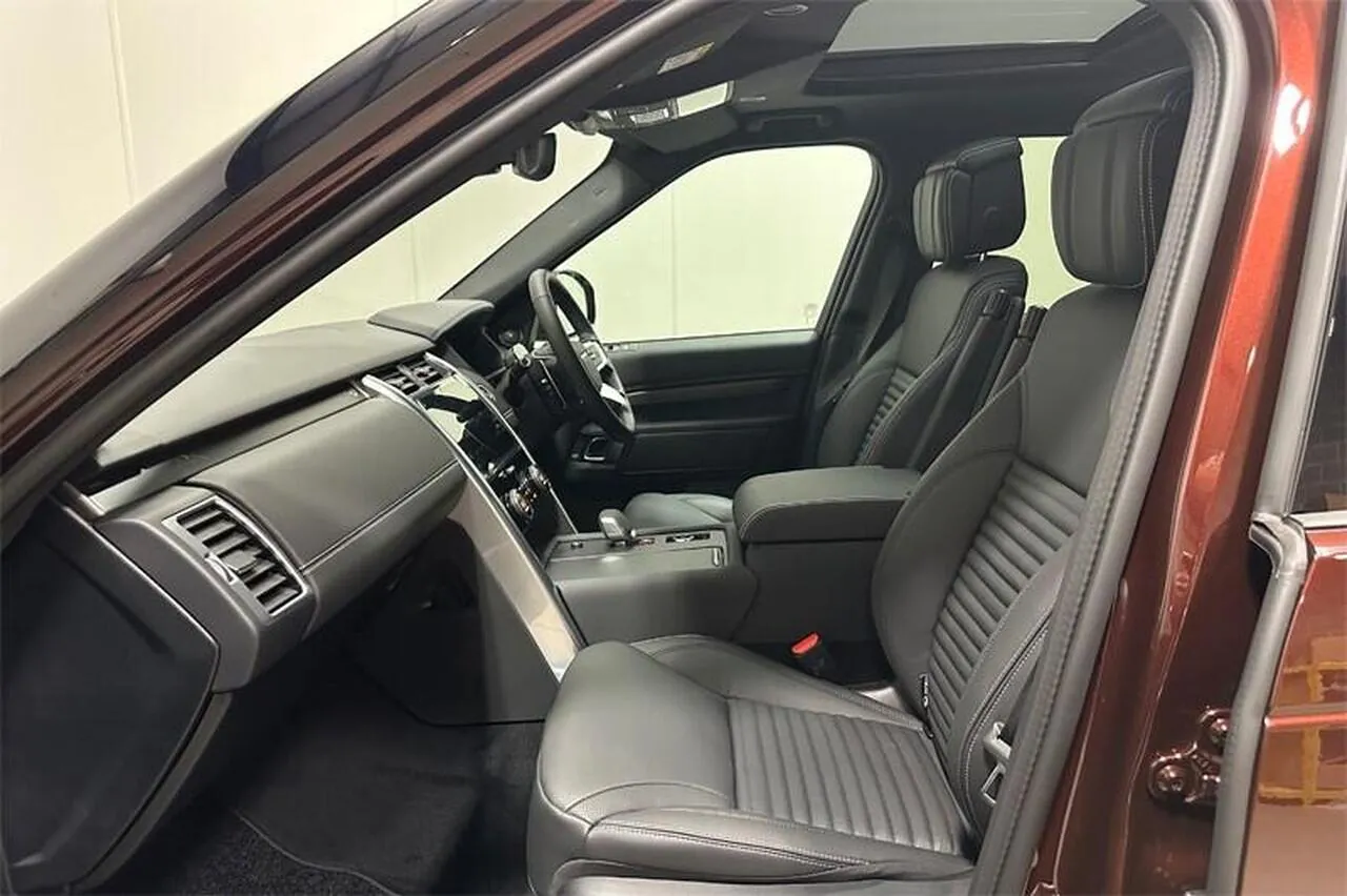 Land Rover Discovery 2026 photo 3