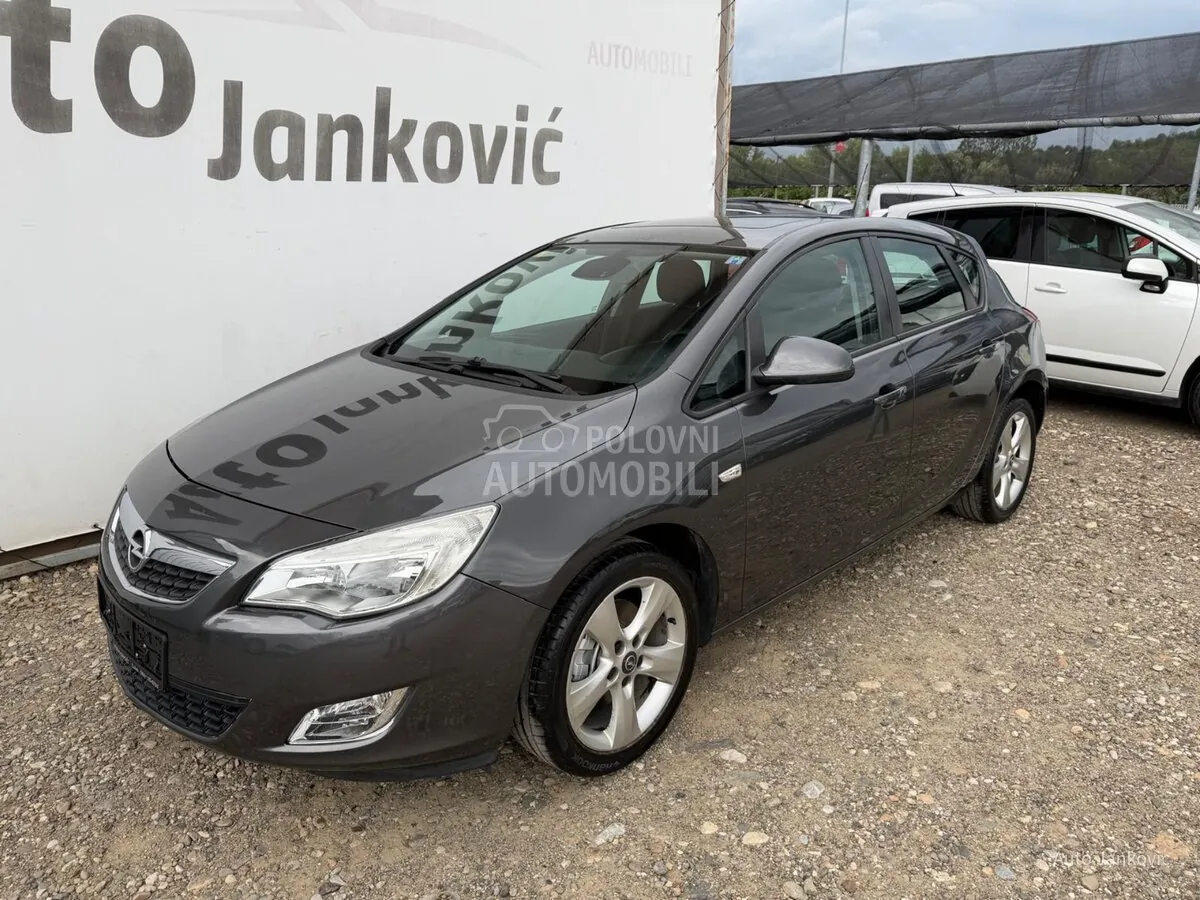 Opel Astra J