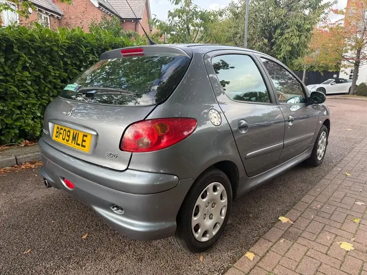 Peugeot 206 2009 photo 3