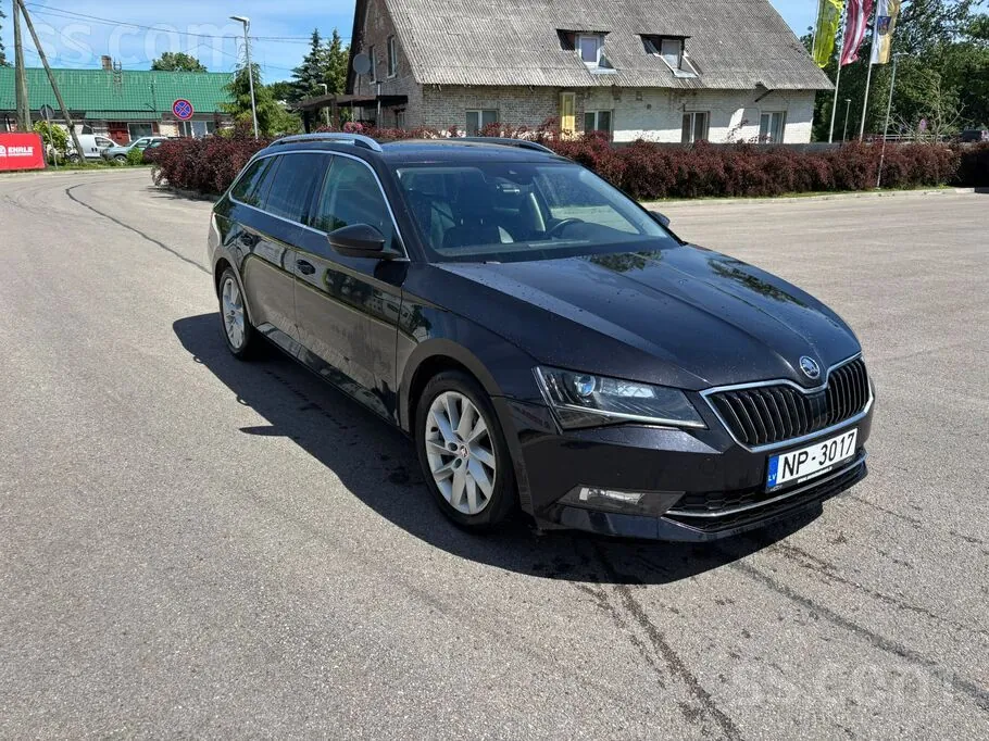 Skoda Superb 2019 photo 5