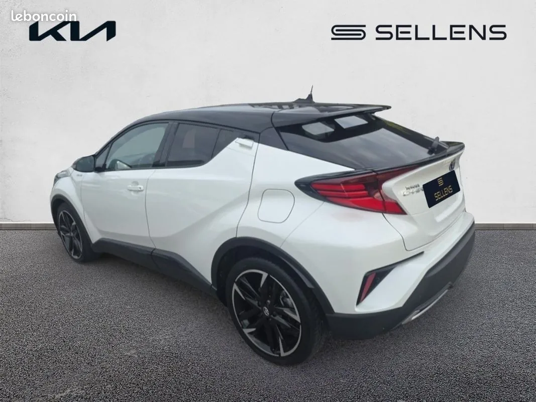 Toyota C-Hr 2020 photo 2