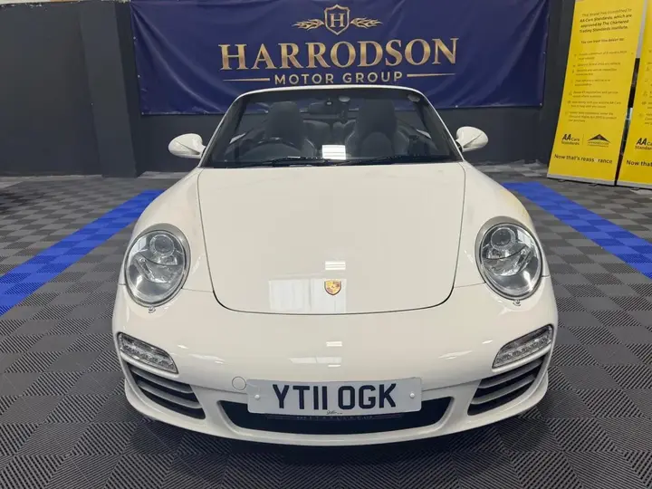 Porsche 911 2011 photo 2