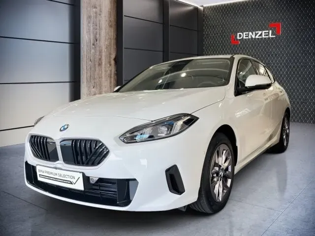 BMW 1 Series 2025 photo 2