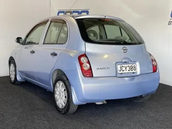 Nissan March 2004 photo 5