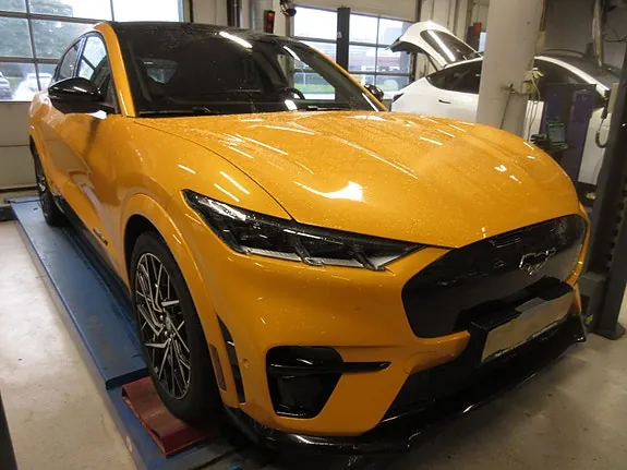 Ford Mustang Mach-E 2022 photo 2