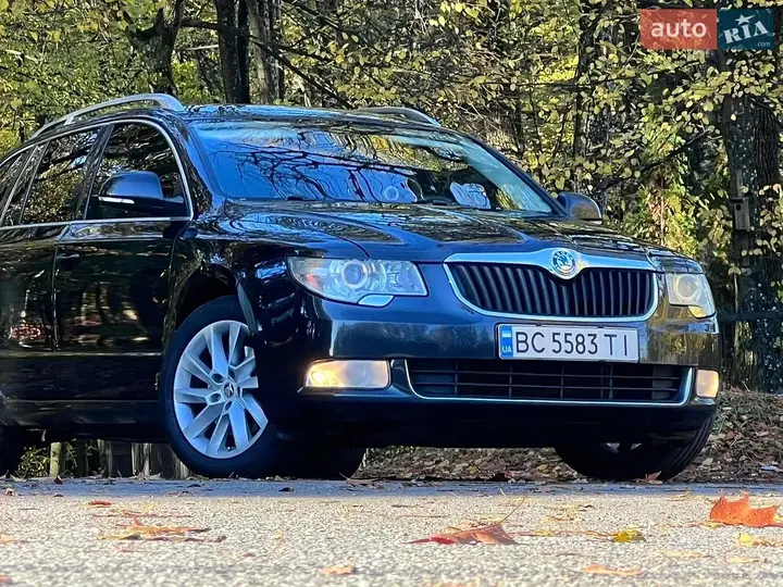 Skoda Superb 2012 photo 4