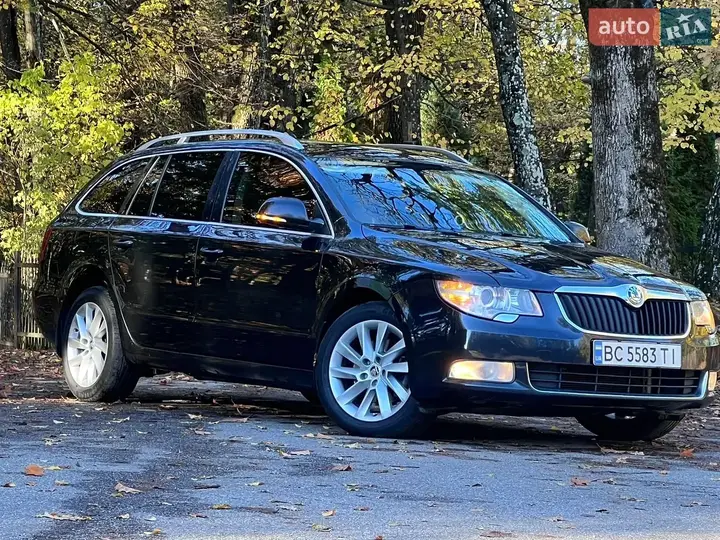 Skoda Superb 2012 photo 5