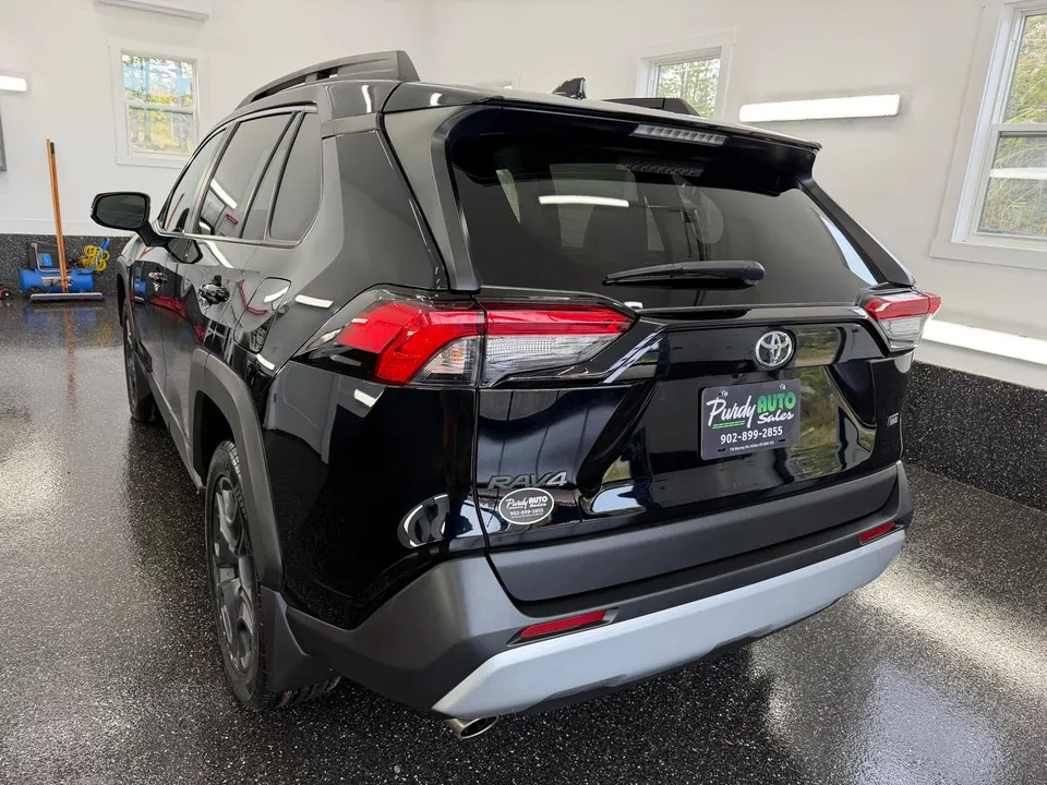 Toyota Rav4 2023 photo 3