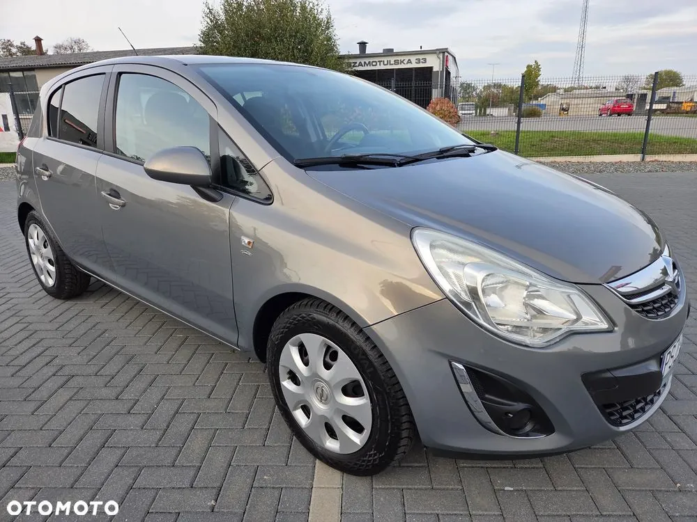 Opel Corsa 2011 photo 2