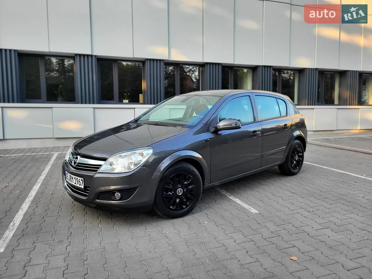 Opel Astra 2009 photo 2