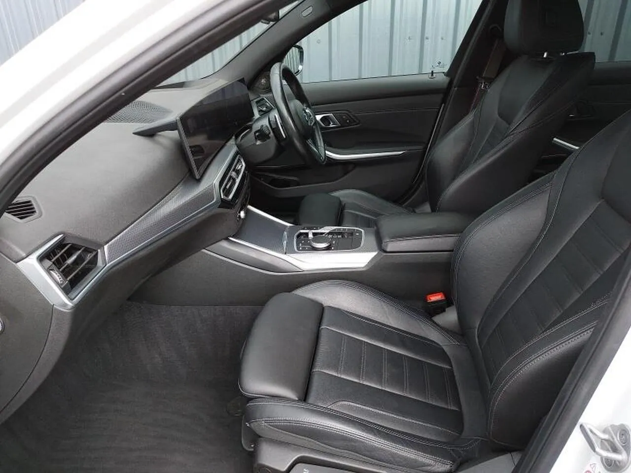 BMW 3 Series 2024 photo 5