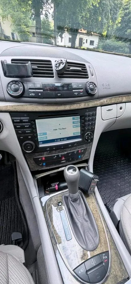 Mercedes-Benz E 280