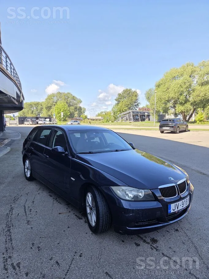 BMW 318D 2007 photo 2