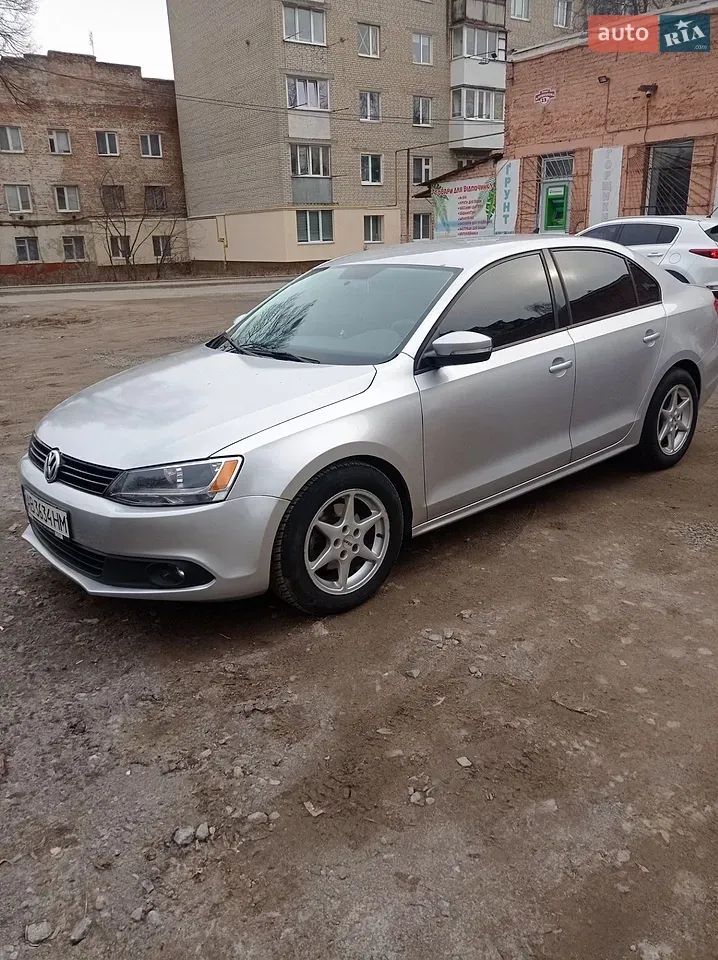 Volkswagen Jetta 2013 photo 2