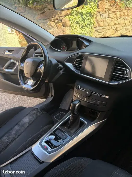 Peugeot 308 2016 photo 3