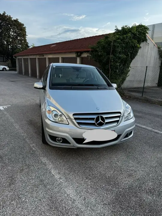 Mercedes-Benz B-Class 2010 photo 3
