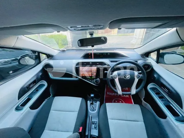 Toyota Aqua 2013 photo 2