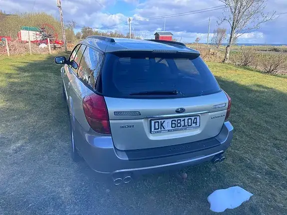 Subaru Legacy 2004 photo 2