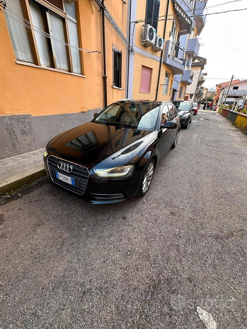 Audi A4 2013 photo 2