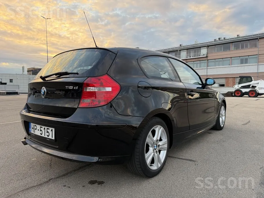 BMW 1 Series 2008 photo 2