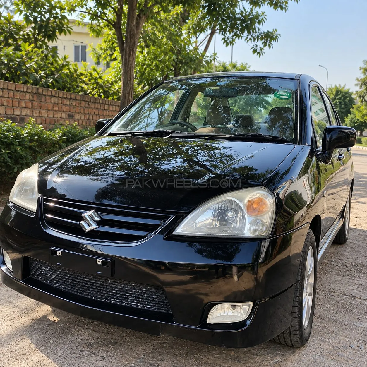Suzuki Liana