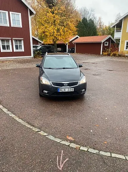 Kia Ceed 2010 photo 4