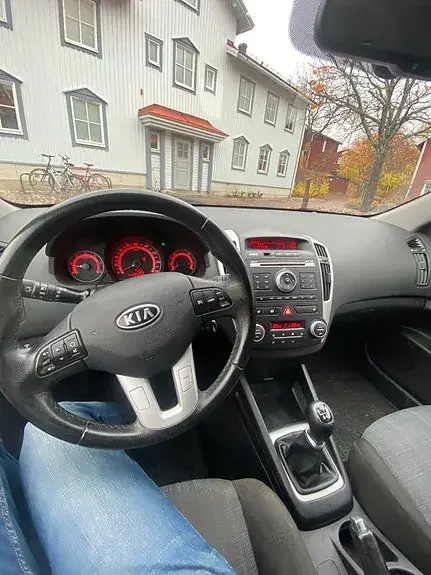Kia Ceed 2010 photo 5