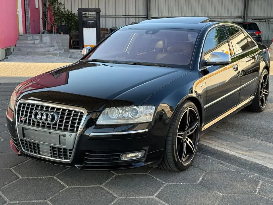 Audi S8