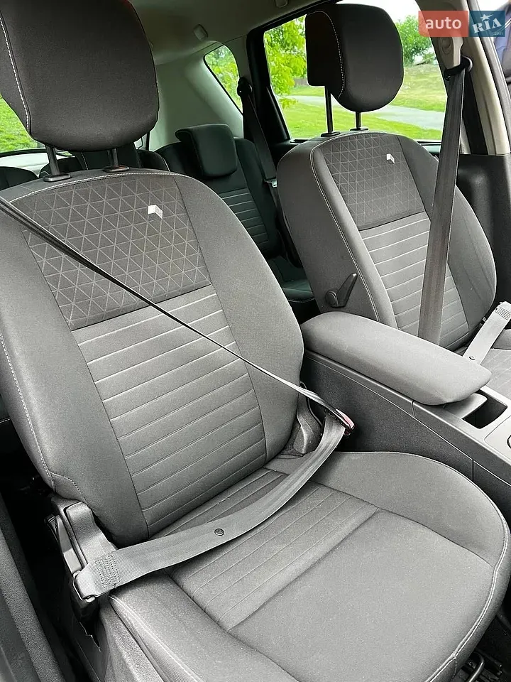 Renault Scenic 2014 photo 4
