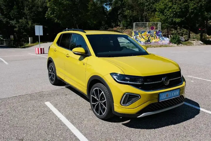 Volkswagen T-Cross photo 2