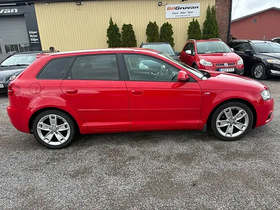 Audi A3 2010 photo 2