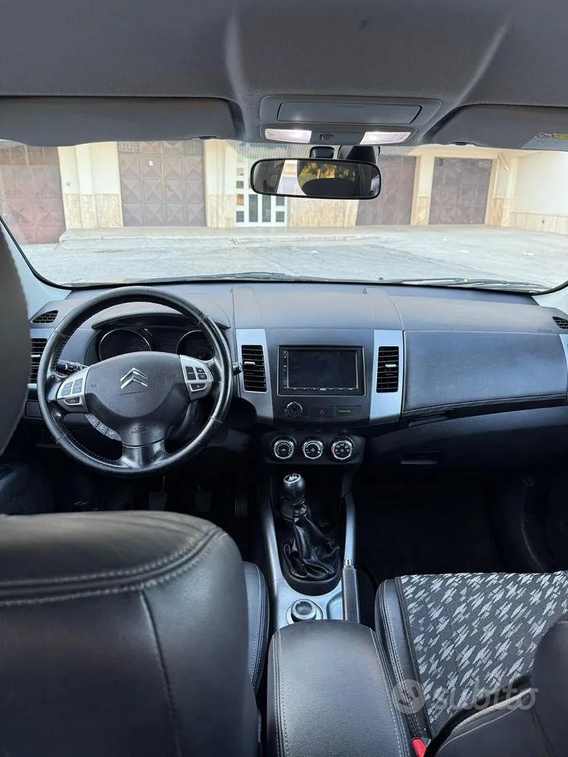 Citroen C-Crosser 2010 photo 2
