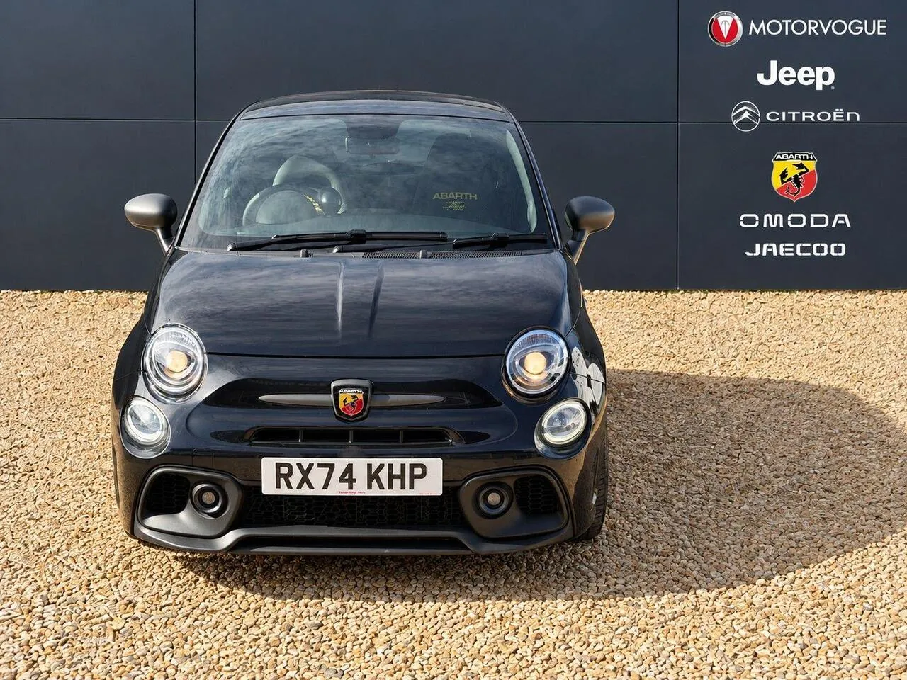Abarth 695 2024 photo 2