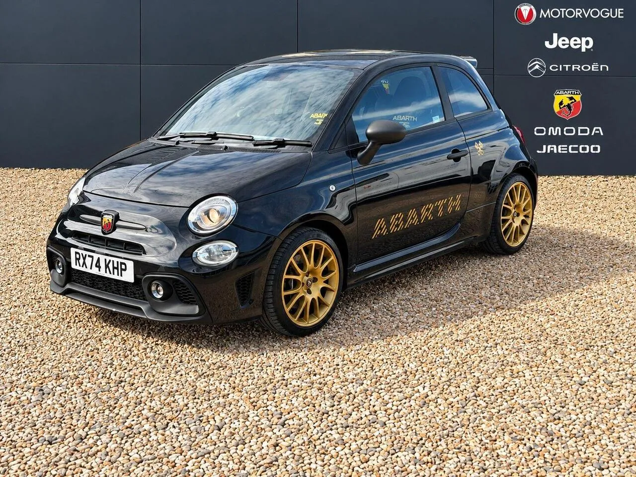 Abarth 695 2024 photo 3
