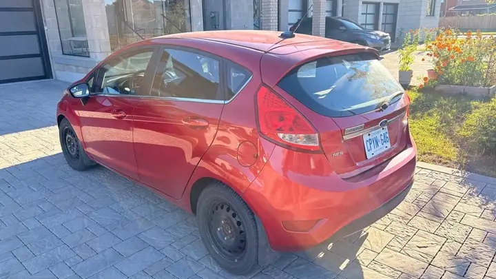 Ford Fiesta 2012 photo 5