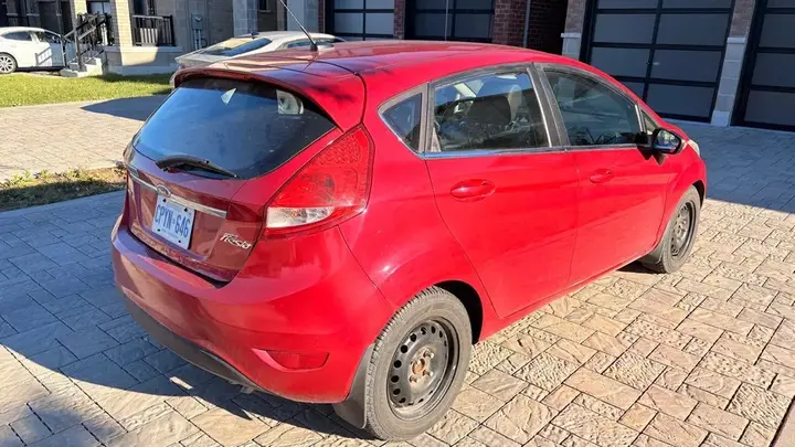 Ford Fiesta 2012 photo 4