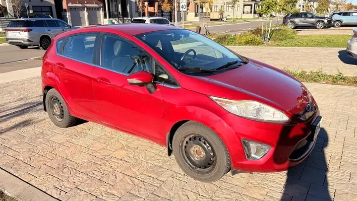 Ford Fiesta 2012 photo 3