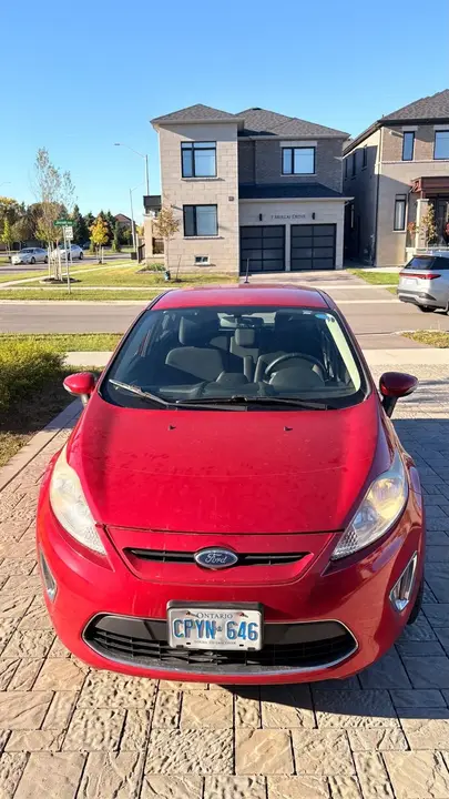 Ford Fiesta 2012 photo 2