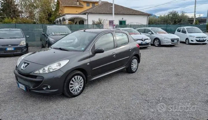 Peugeot 206 2011 photo 2