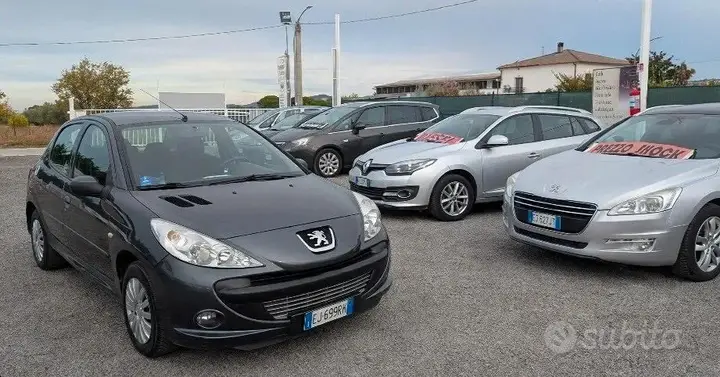 Peugeot 206 2011 photo 3