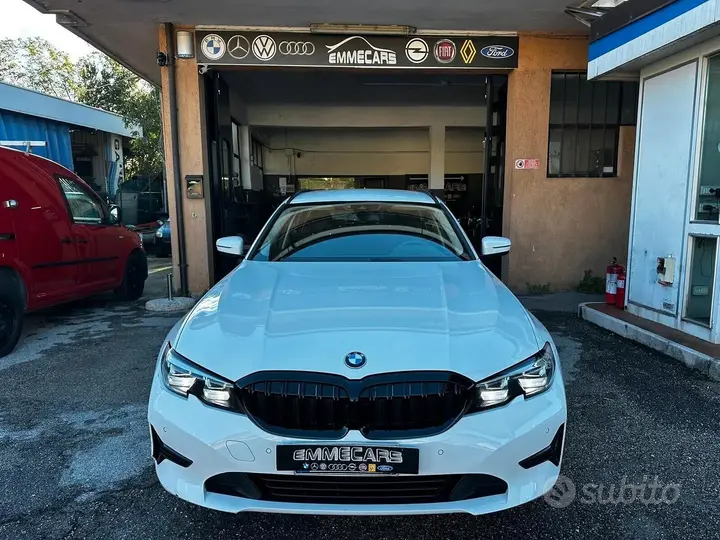 BMW 320 2022 photo 2