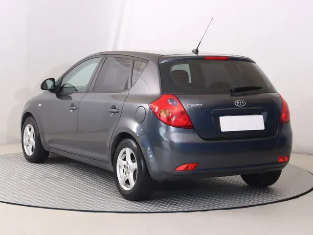 Kia Ceed 2009 photo 3