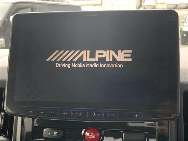 Mitsubishi Delica D:5 2018 photo 4
