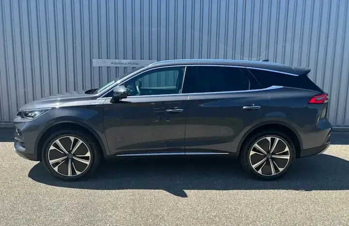 BYD Tang photo 3