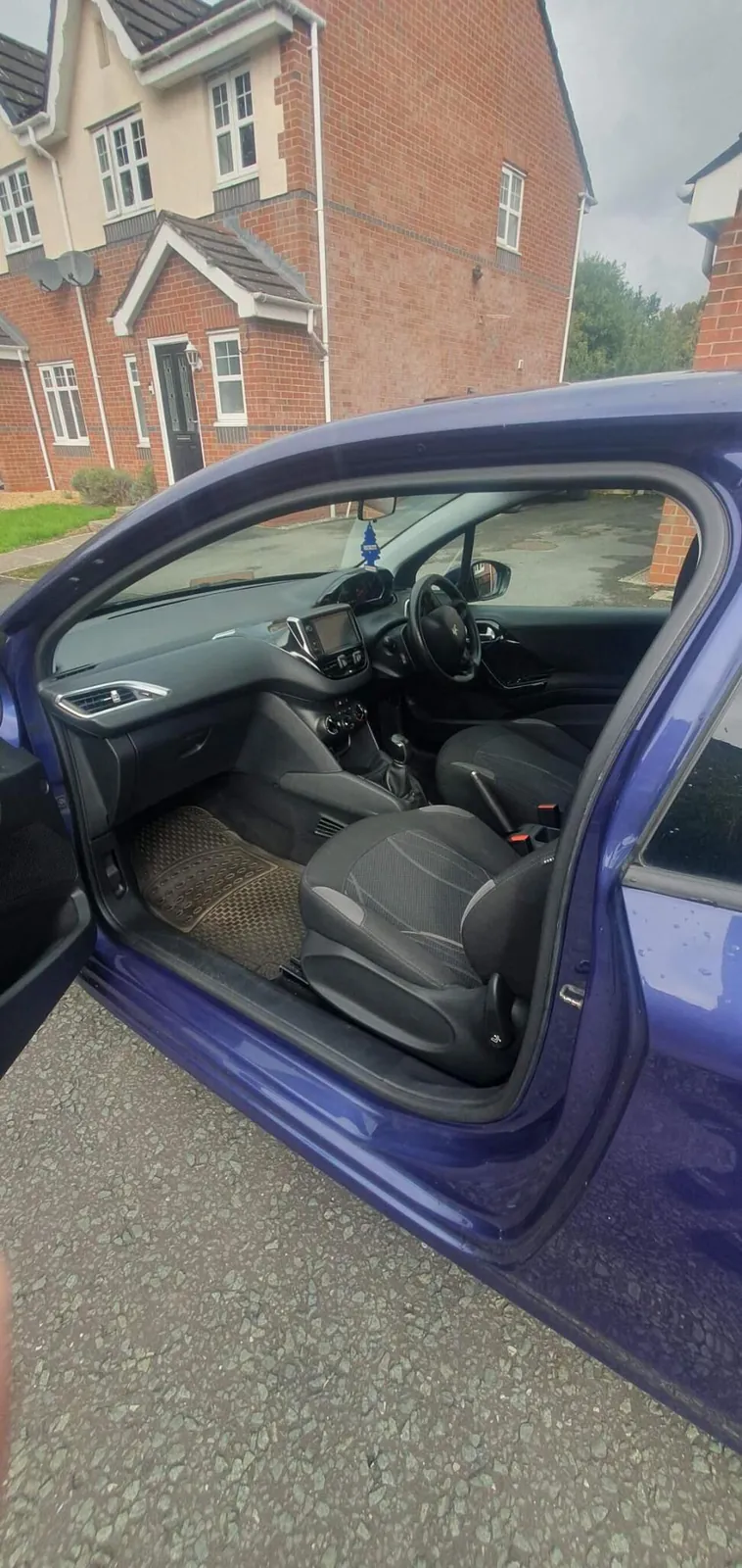 Peugeot 208 2013 photo 5