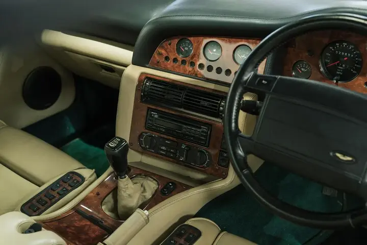 Aston Martin Vantage 1994 photo 3