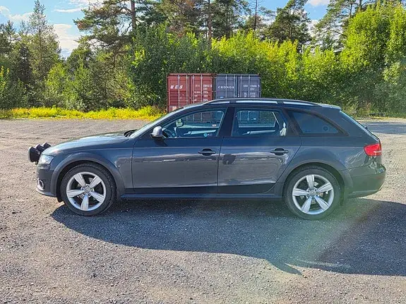Audi A4 Allroad 2010 photo 2