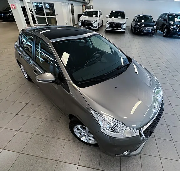 Peugeot 208 2014 photo 2
